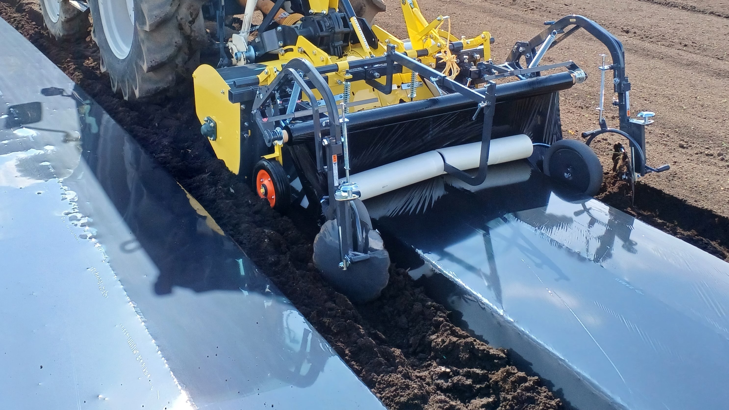 マルチャー　美品　ハッスル平高うねロータリ（マルチ）FRH150-ES ハッスル平うねロータリマルチ｜管理機用アタッチメント｜製品